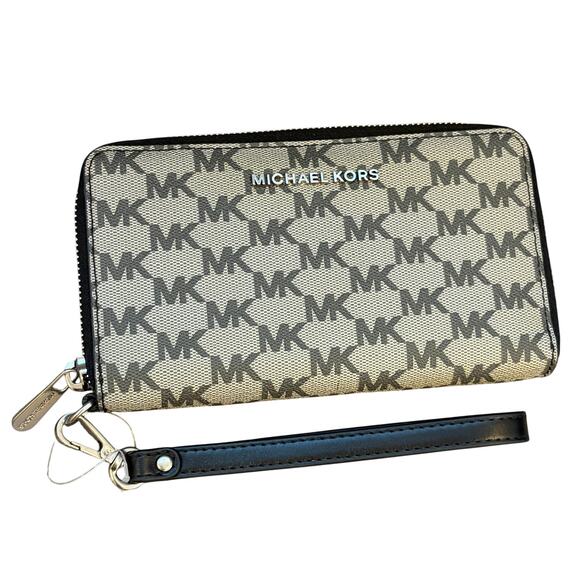 MICHAEL Michael Kors Handbags - Michael Kors Jet Set Travel Large Flat Zip MF Phone Case Wristlet Wallet NEW